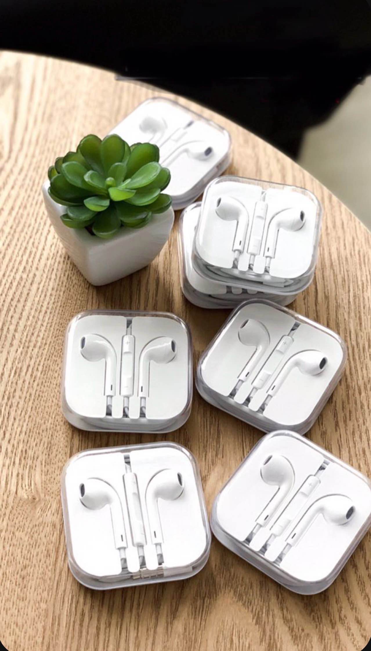 pin earphones for sale in Kampala - Yilick