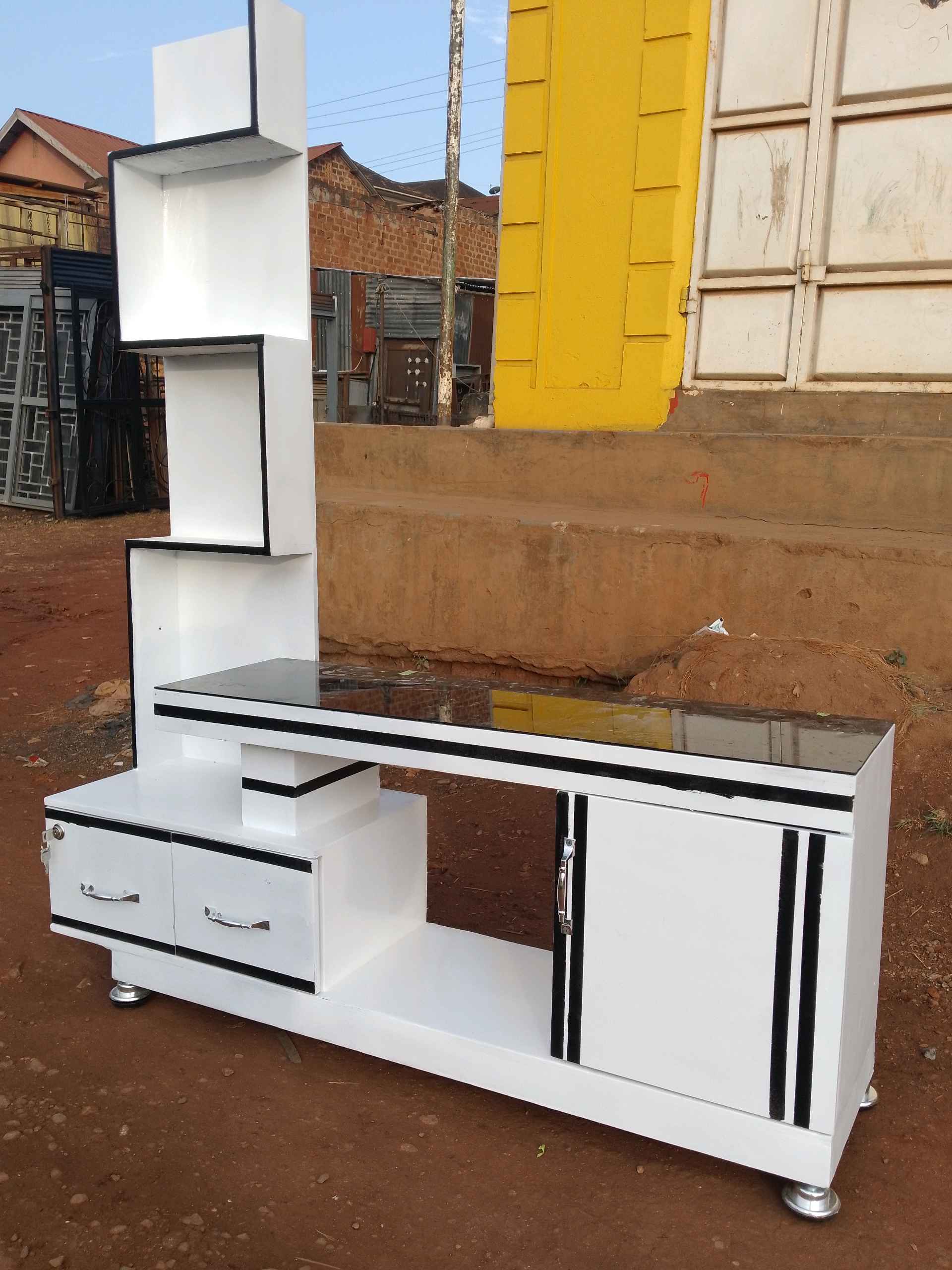 Tv stand/ brand new tv stands for sale in Kampala - Yilick