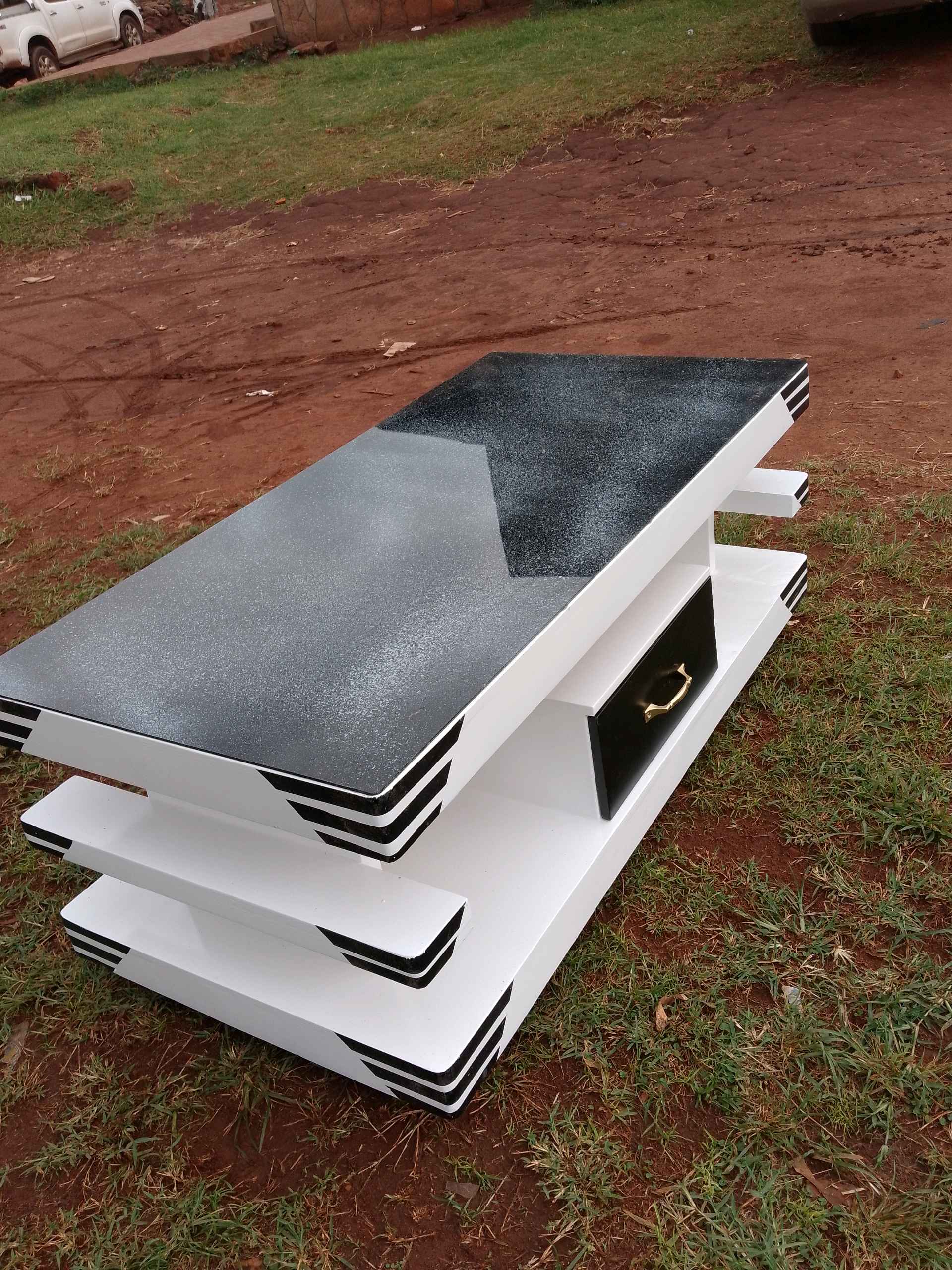 Center tables big size/ premium center table for sale in Kampala - Yilick