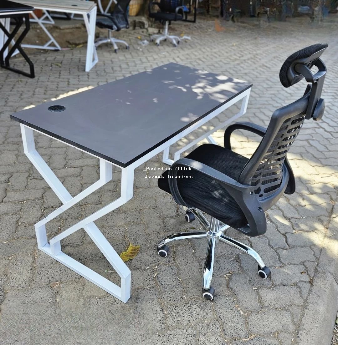 Office Tables/Metallic Office Table/Executive Desk/Office Desk/04 for sale in Kampala - Yilick