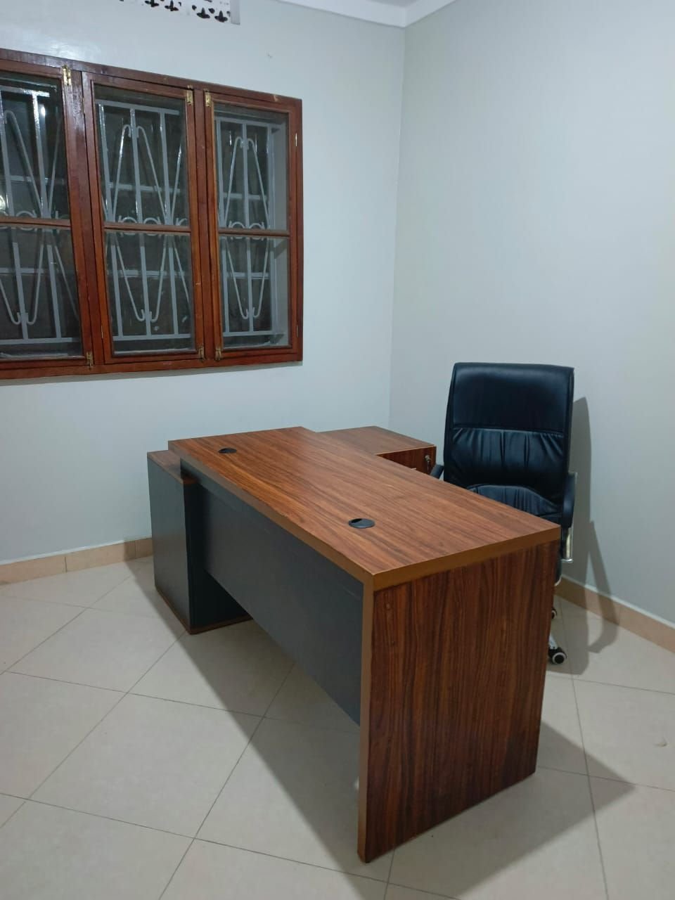 Elegant Office Desk with Executive Chair Set for sale in Kampala - Yilick
