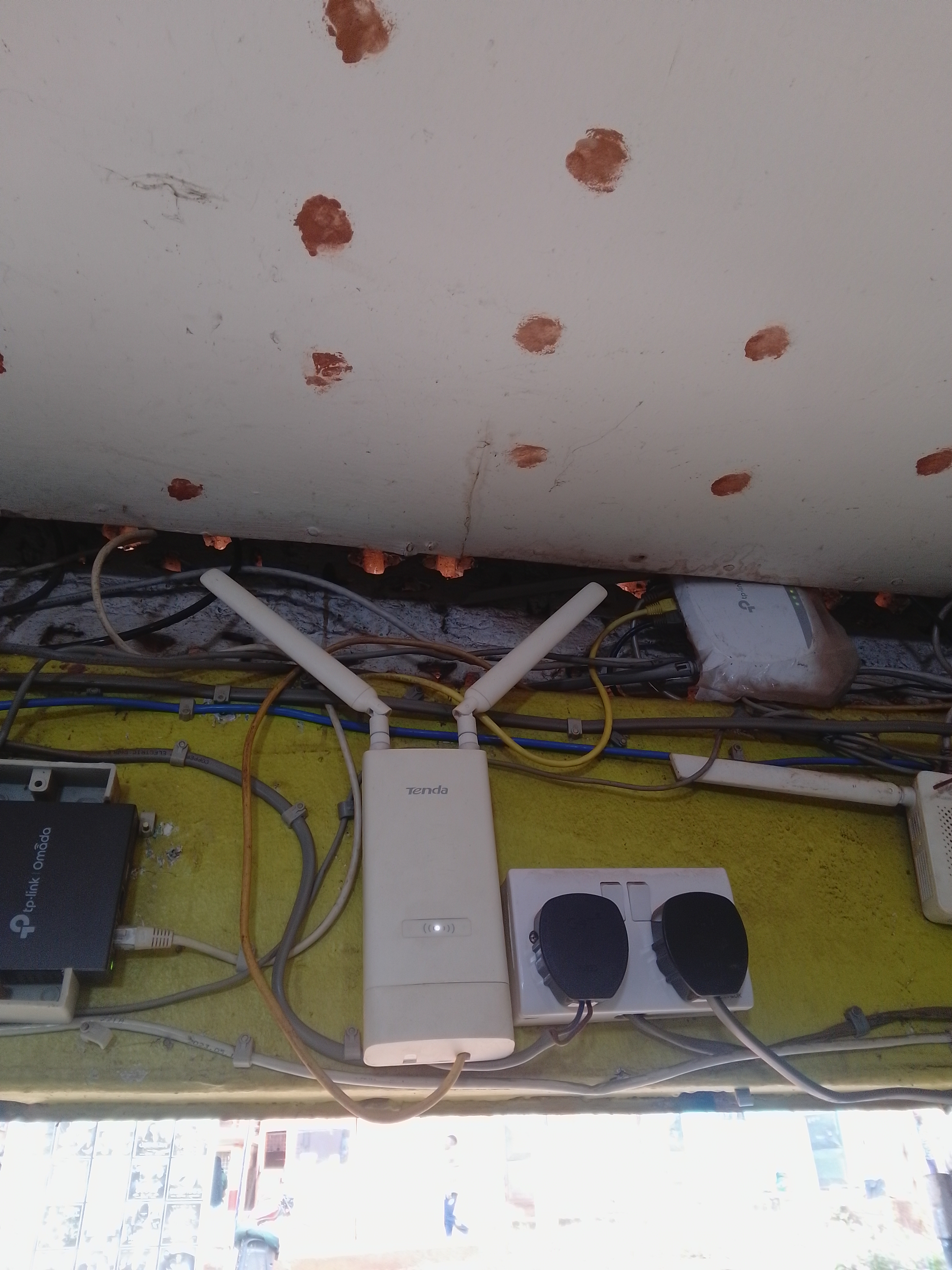 Tenda OAP1200 + 100m Cable – Quick Sale! for sale in Kampala - Yilick