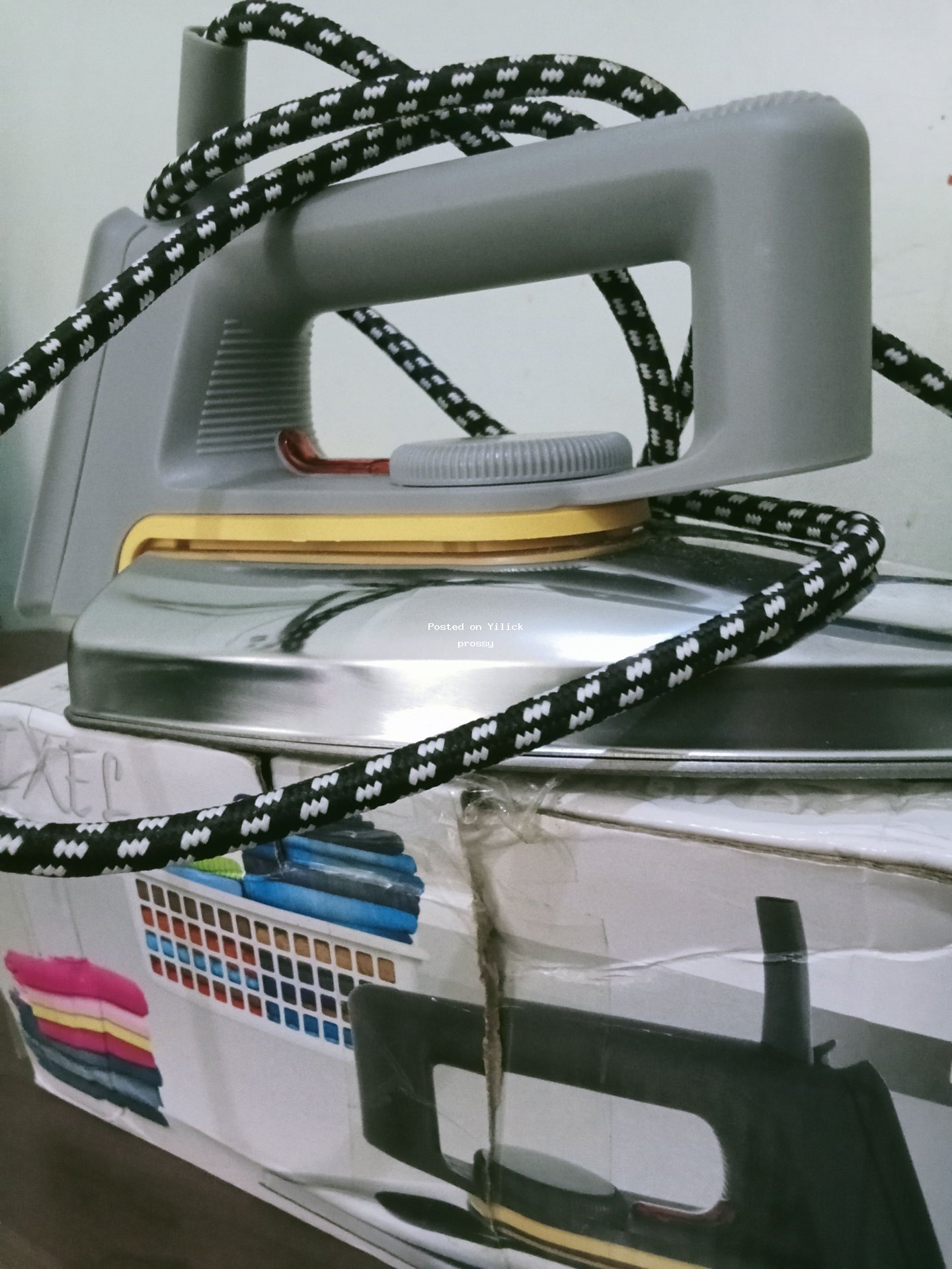Premium Steam Iron for Effortless Clothing Care for sale in Kampala - Yilick