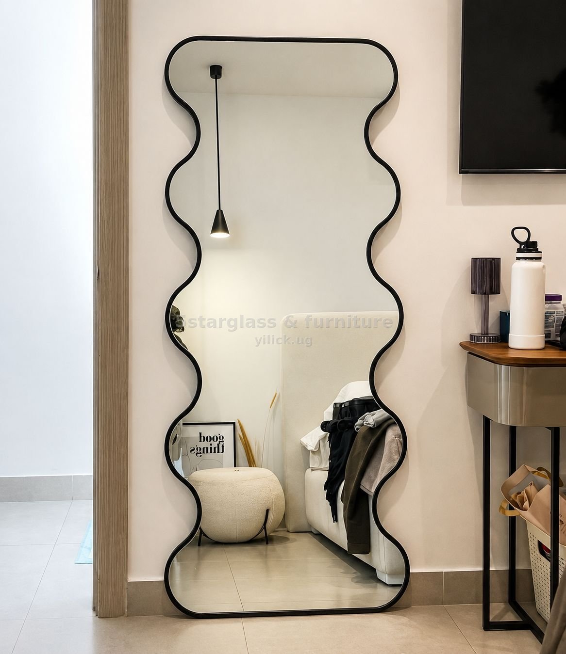 Stylish Curved Full-Length Mirror for Contemporary Homes for sale in Kampala - Yilick