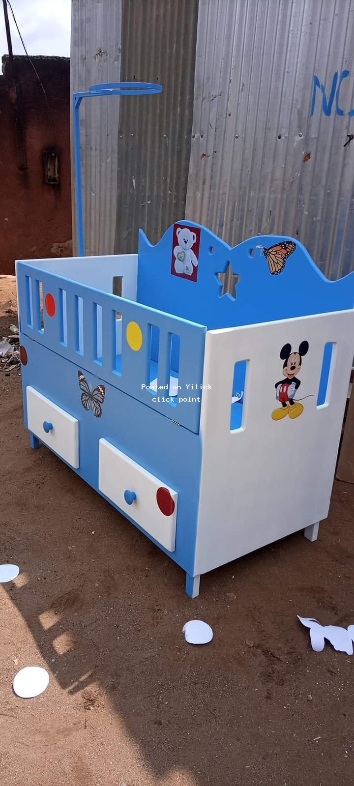 Stylish Baby Cot with Cartoon Design / baby cot for sale in Kampala - Yilick