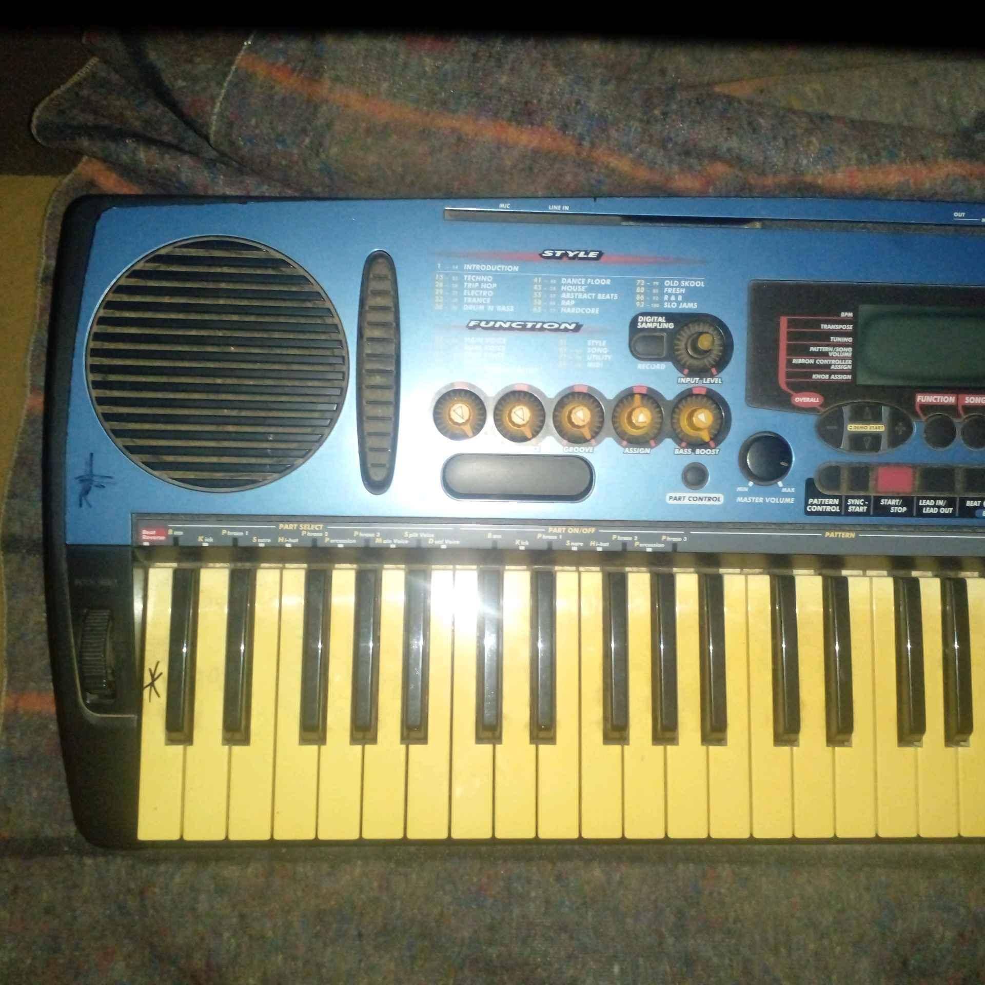 djx piano keyboard for sale in Kampala - Yilick