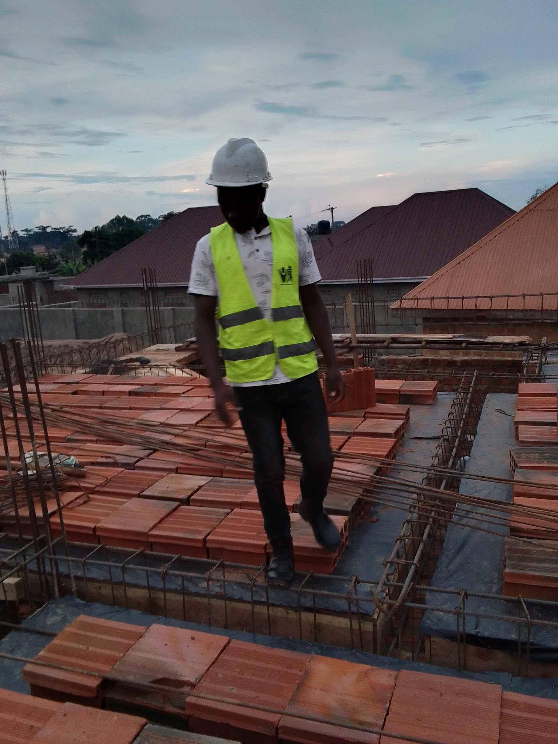 civil engineer for sale in Luwero - Yilick
