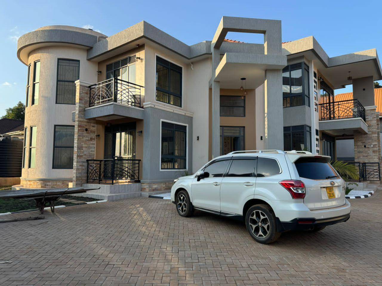 FIVE BEDROOMS  HOUSE FOR SALE IN KIRA MU for sale in Wakiso - Yilick