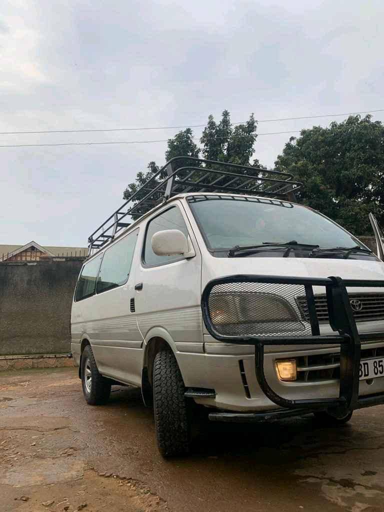super custom in very good condition, quick money needed urge for sale in Kampala - Yilick