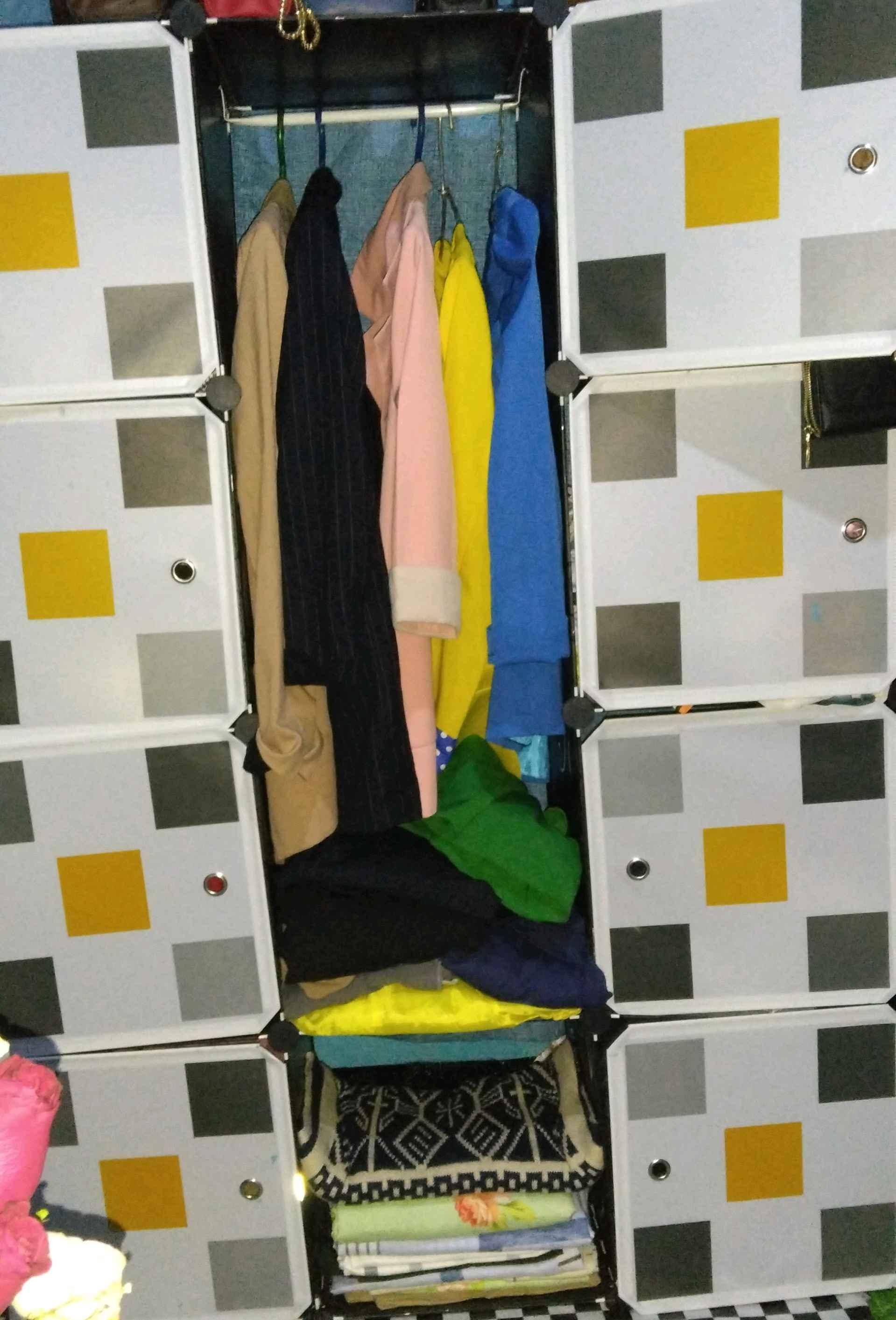 Two column closet for sale in Kampala - Yilick