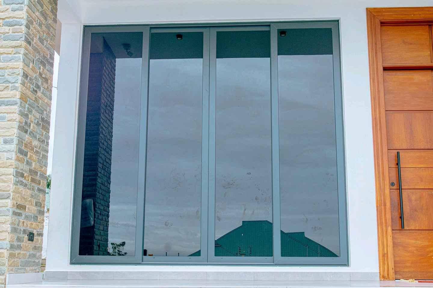 Aluminium slidding Door for sale in Kampala - Yilick