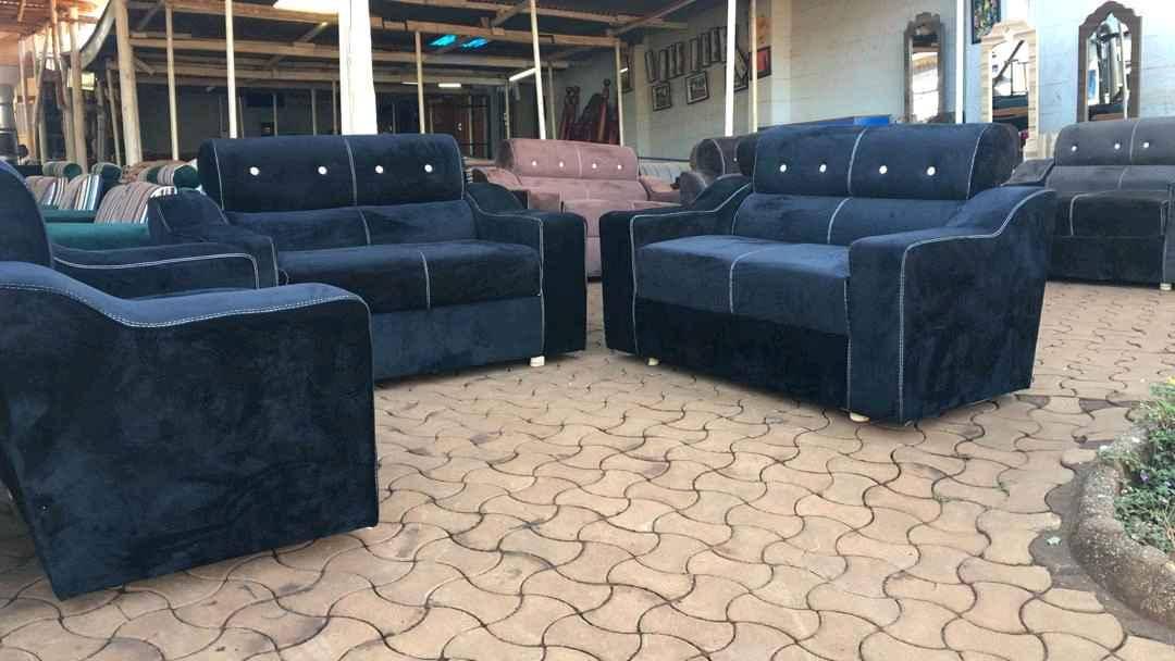 5seater 2.2.1. available for sale in Kampala - Yilick