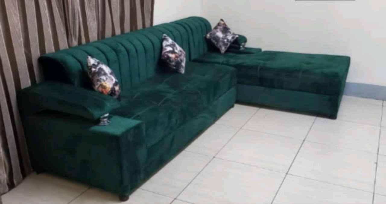 green color available for sale in Kampala - Yilick