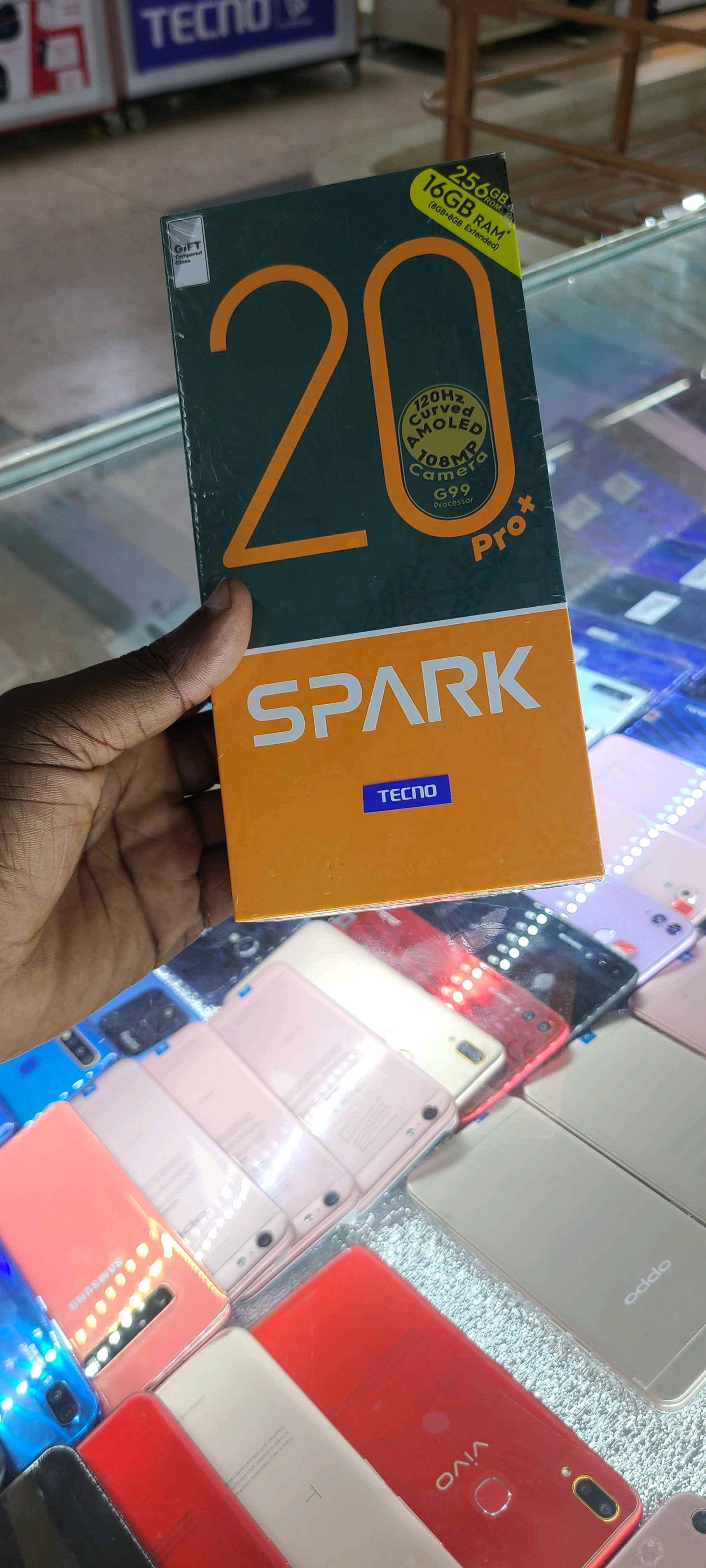 Brand new tecno spark 20 pro plus for sale in Kampala - Yilick