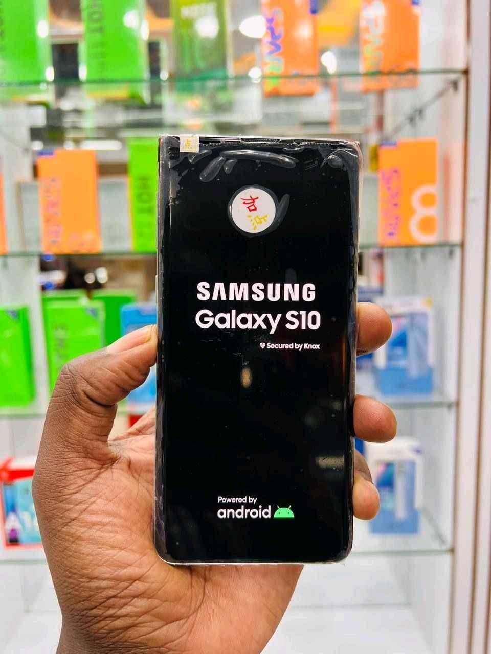 Samsung Galaxy S10 for sale in Kampala - Yilick