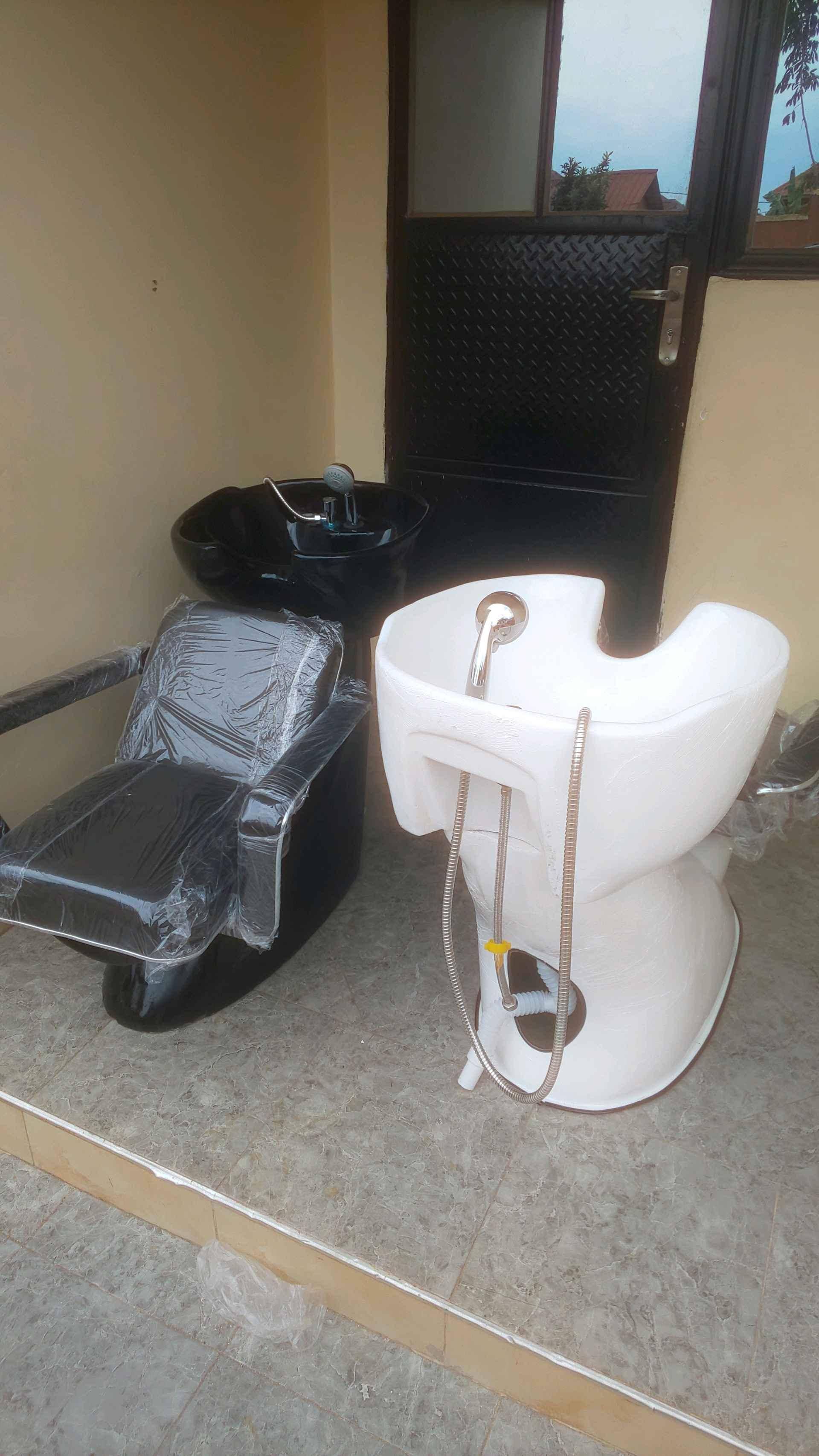 saloon sink with chair for sale in Kampala - Yilick