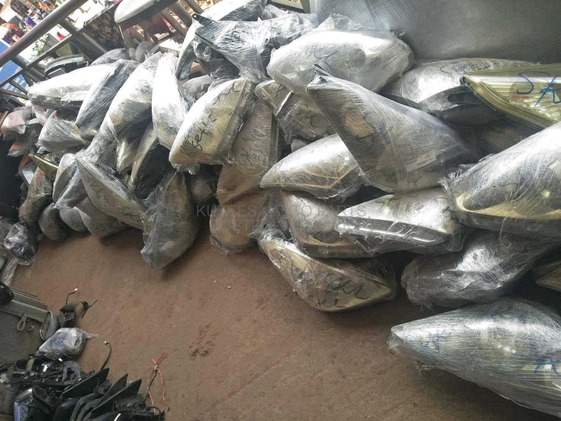 Toyota wish headlighgs in stock for sale in Kampala - Yilick