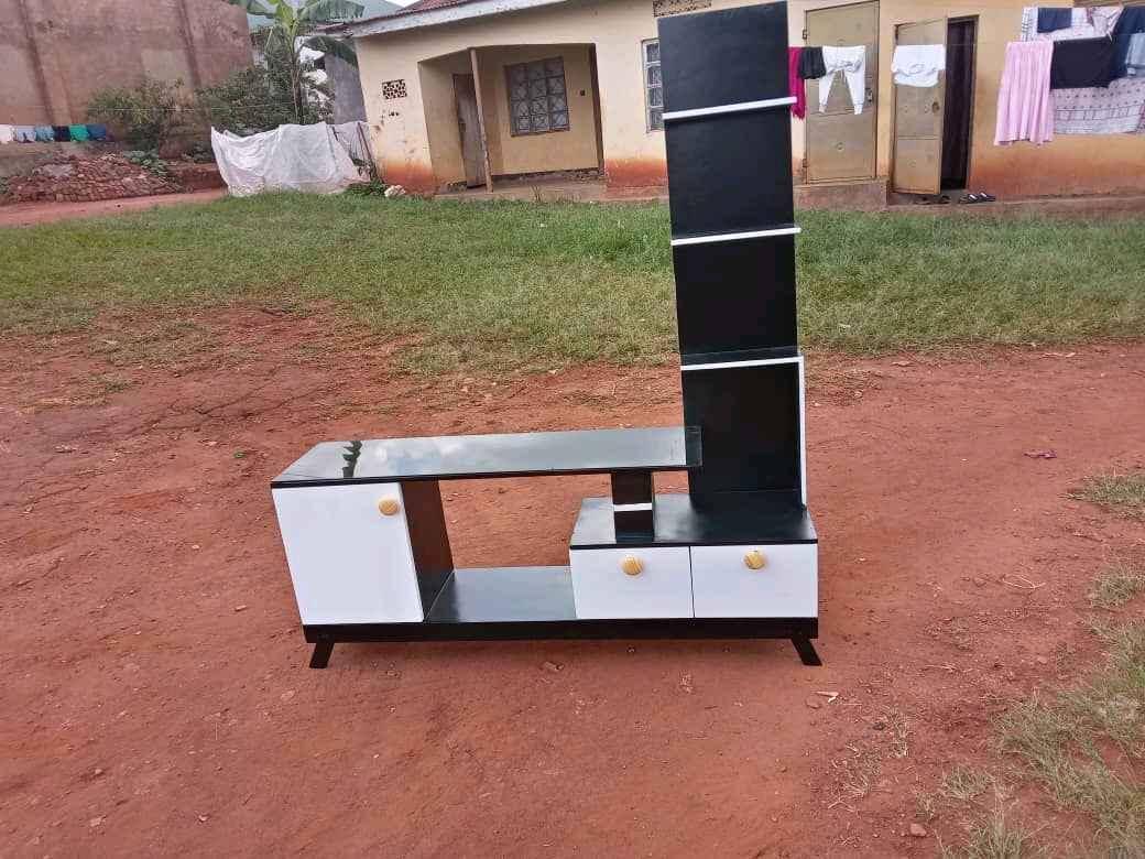 Tv stand/ black Tv stand for sale in Kampala - Yilick