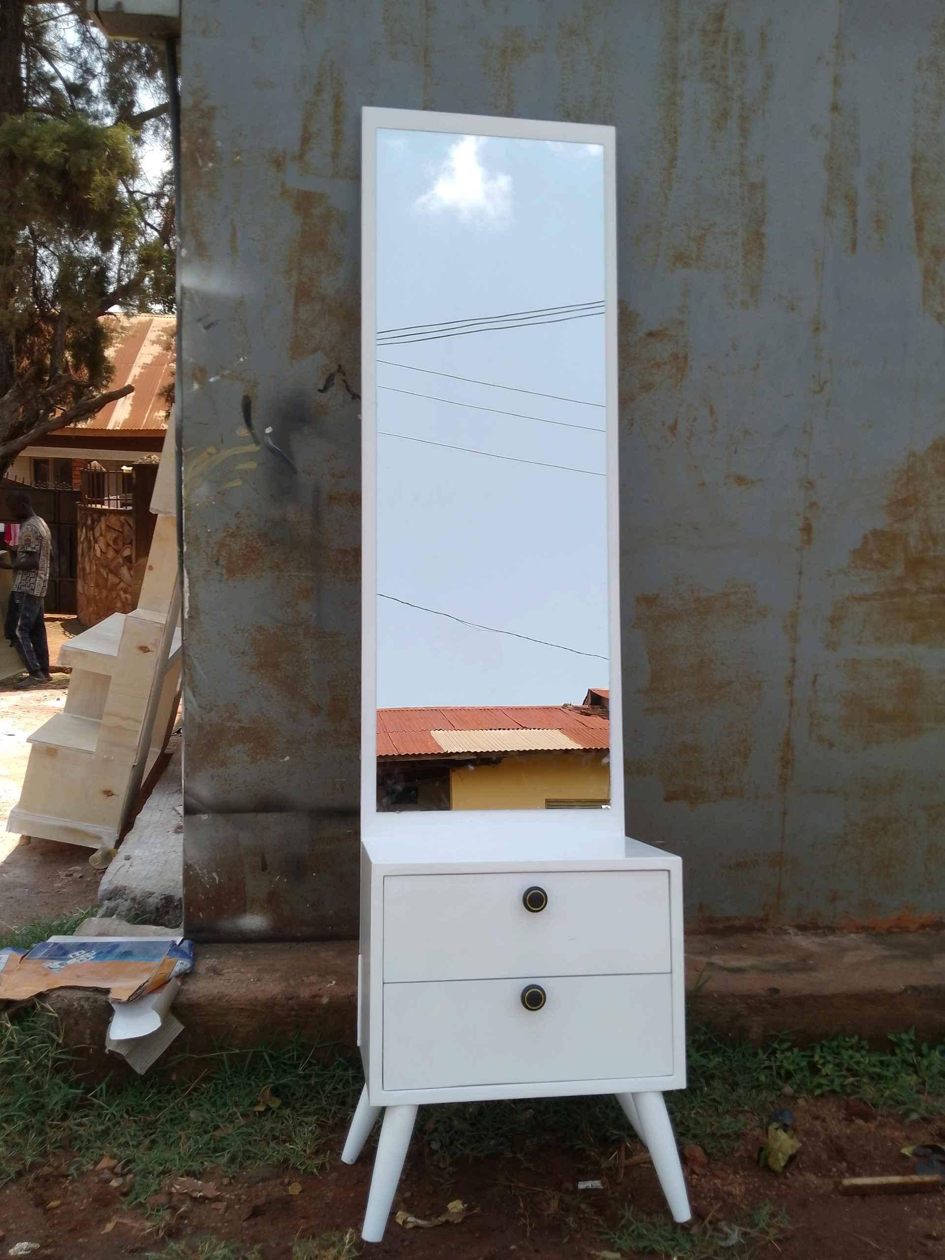 Dressing mirrors/ dressing mirrors/ mirror/ dressing tables for sale in Kampala - Yilick