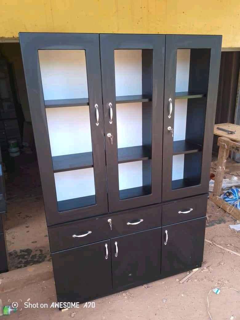 4 by 6 side boards/ cup board/ side board/ cabinet for sale in Kampala - Yilick