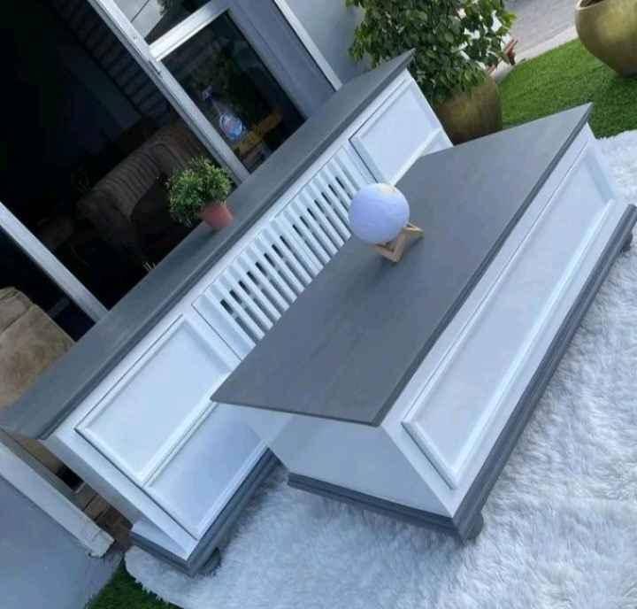 set of tv stand and center table/ center table/ tv stand for sale in Kampala - Yilick