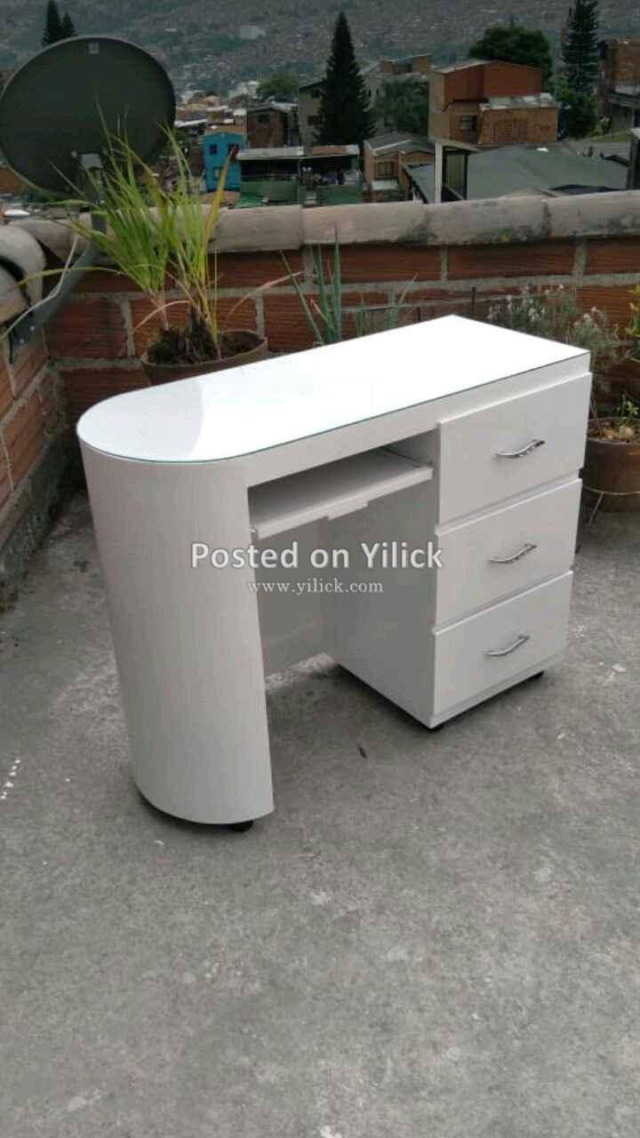 reading   table  for sale in Kampala - Yilick