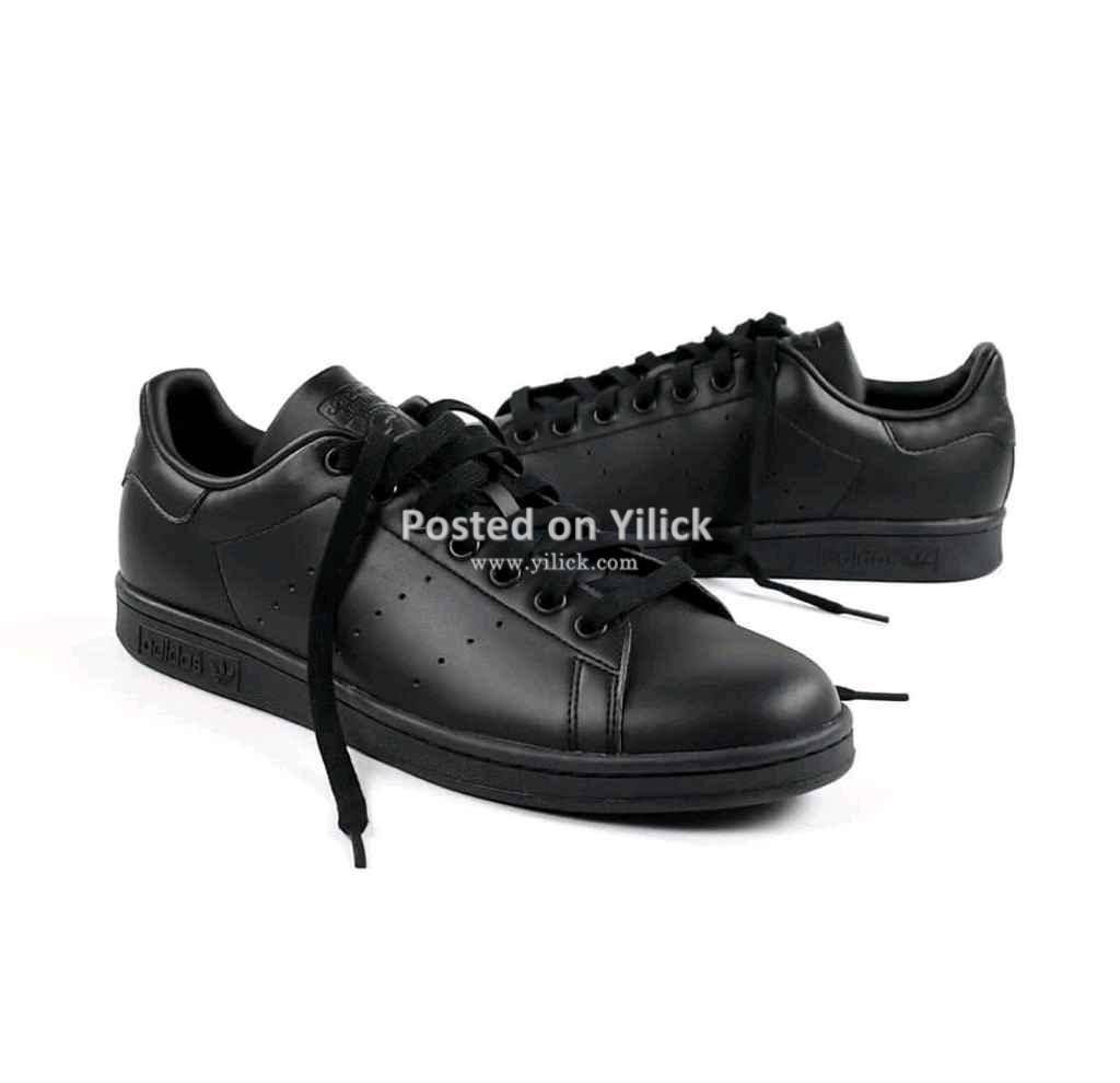 Designer Shoes (Adidas Stan Smith, Core Black-44) for sale in Kampala - Yilick