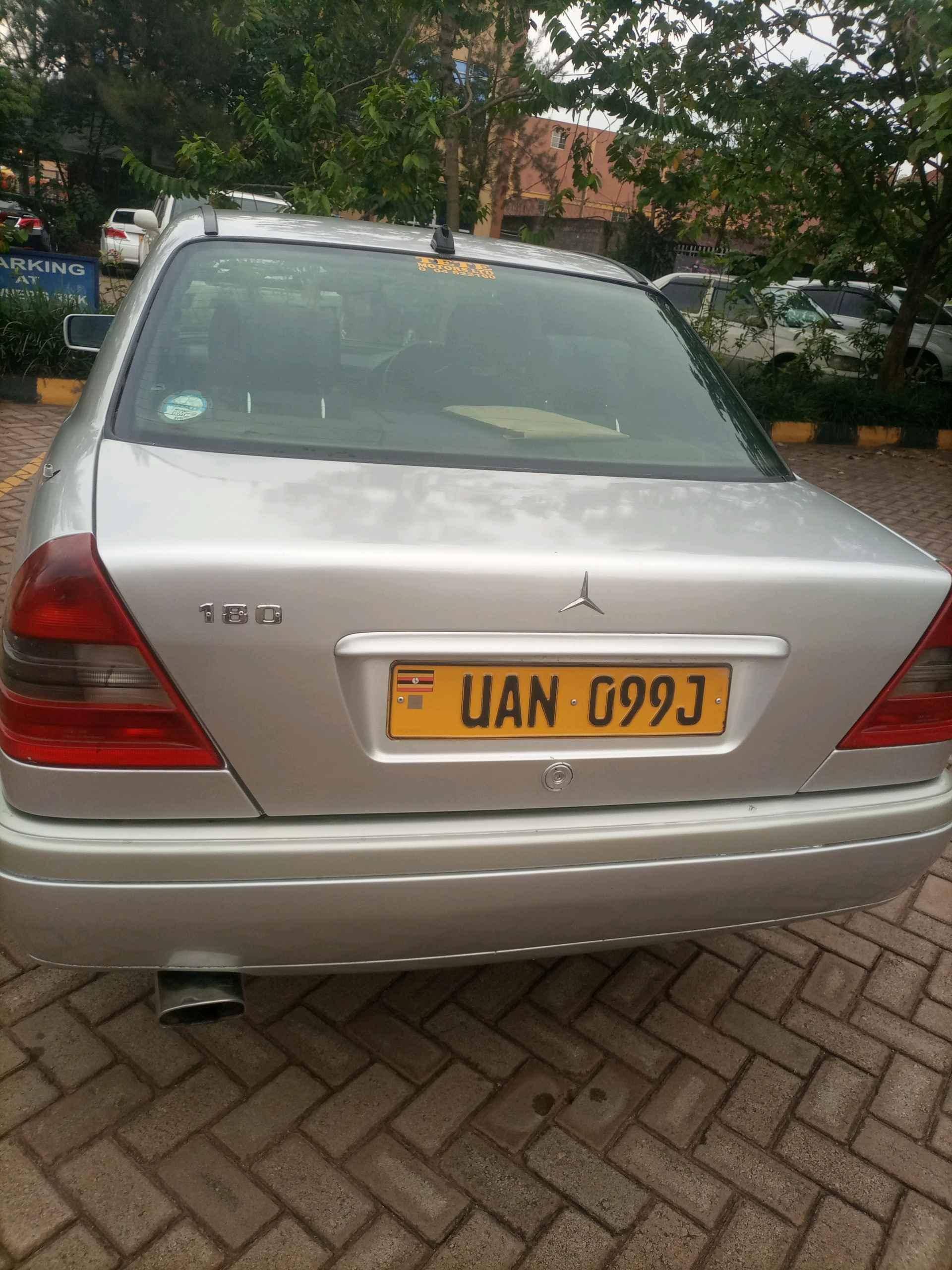 mercidez Benz c200 for sale in Kampala - Yilick