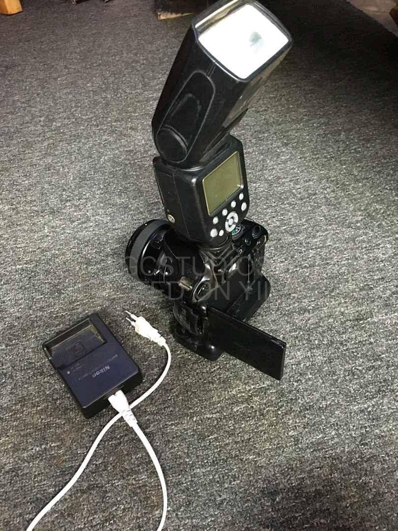 Nikon d5100 with speedlight  for sale in Kampala - Yilick