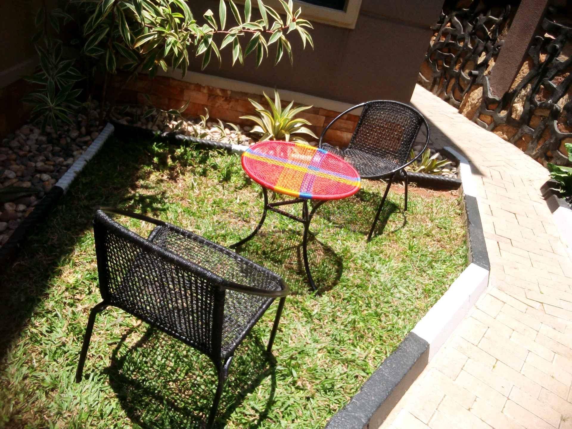 small round chairs for sale in Kampala - Yilick