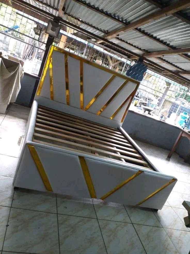 5 by 6 modern bed  for sale in Kampala - Yilick