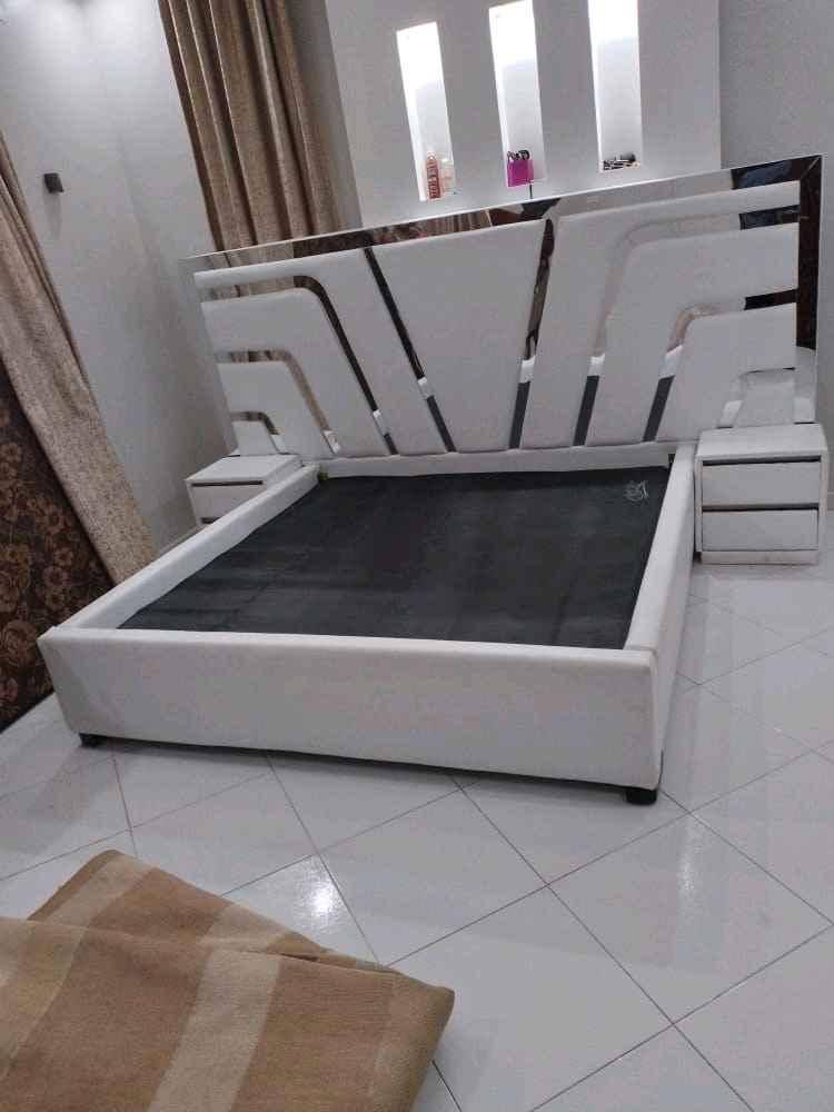 5 by 6 modern bed  for sale in Kampala - Yilick