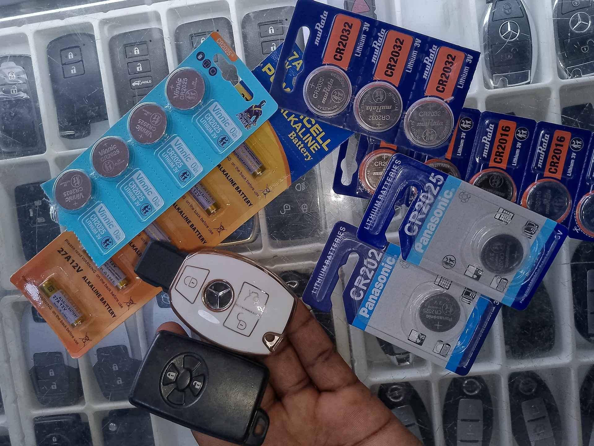 car key remote batteries  for sale in Kampala - Yilick