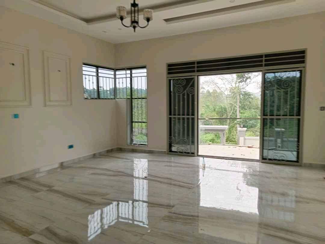 Brand New 4 bedroomed Home Namugongo for sale in Kampala - Yilick