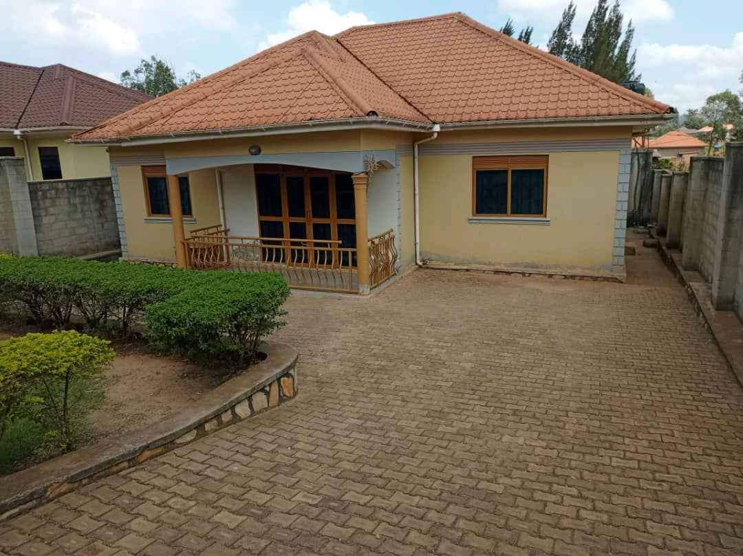 4 bedroomed Home for Sale matugga for sale in Kampala - Yilick