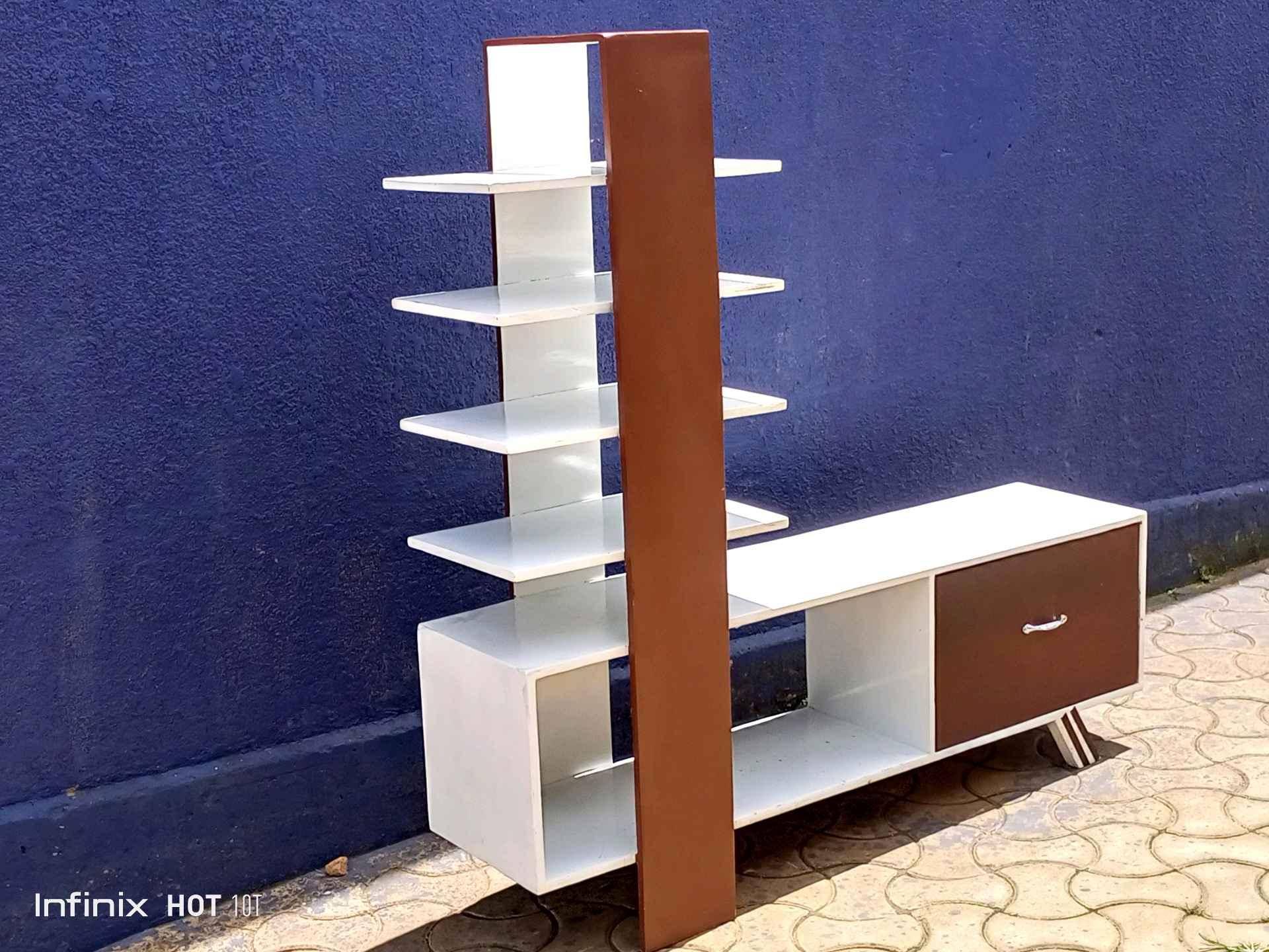 Executive TV stand  for sale in Wakiso - Yilick