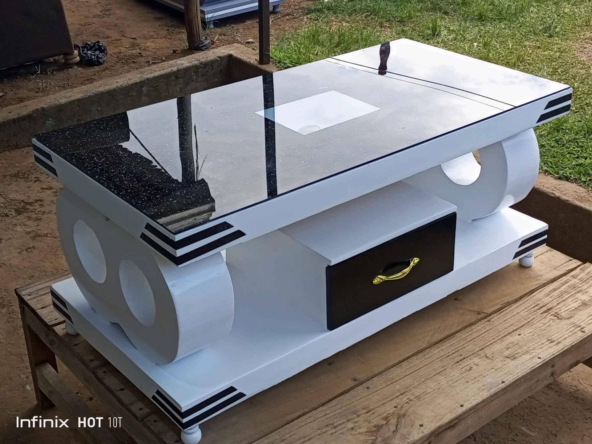 Magnificent Glass top Center Table  for sale in Wakiso - Yilick