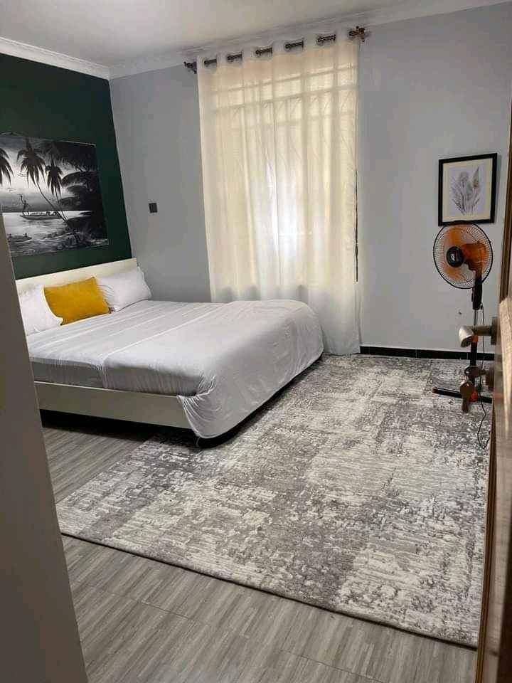 center rug 2x3  for sale in Kampala - Yilick