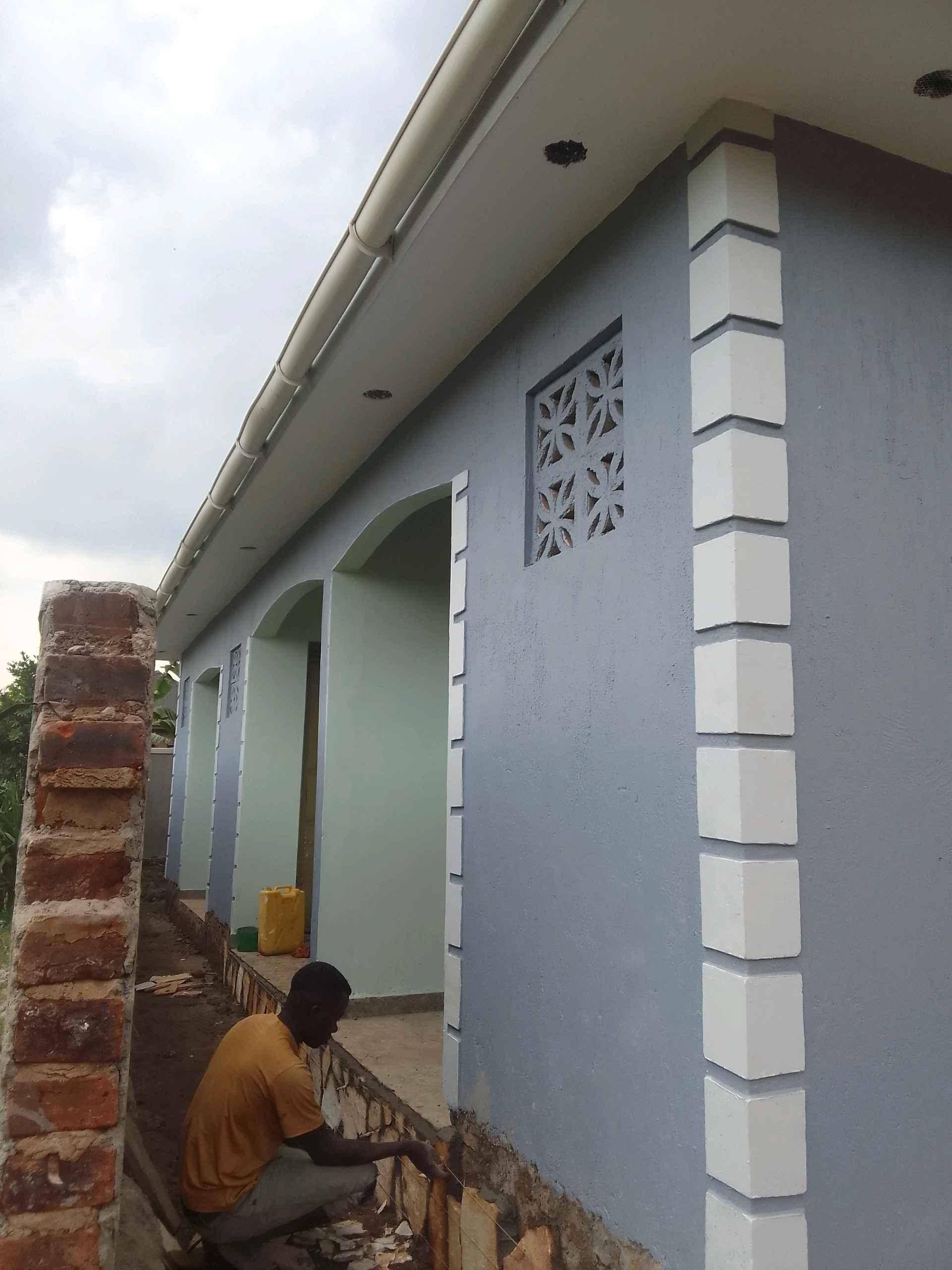 Selling house at cheap price  for sale in Wakiso - Yilick