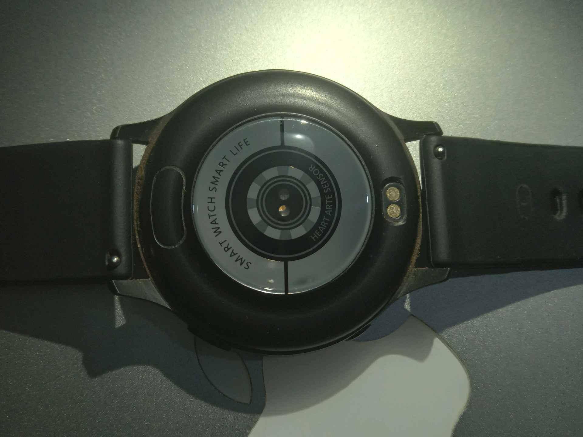 smart watch on sale anyone wants it is here for sale in Kampala - Yilick