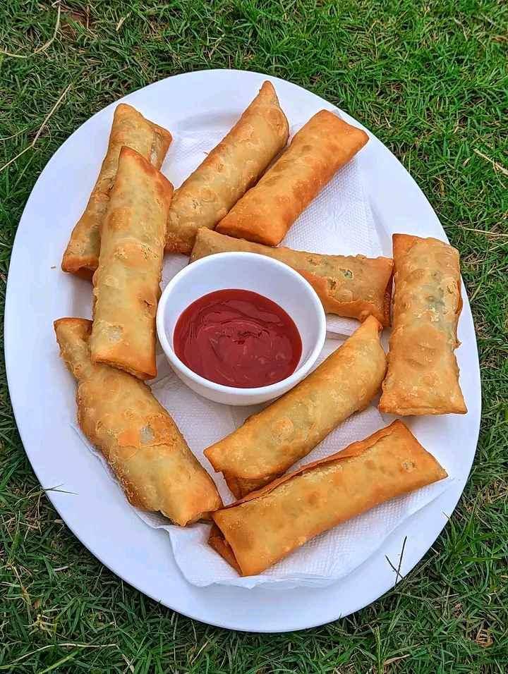chicken spring rolls  for sale in Kampala - Yilick