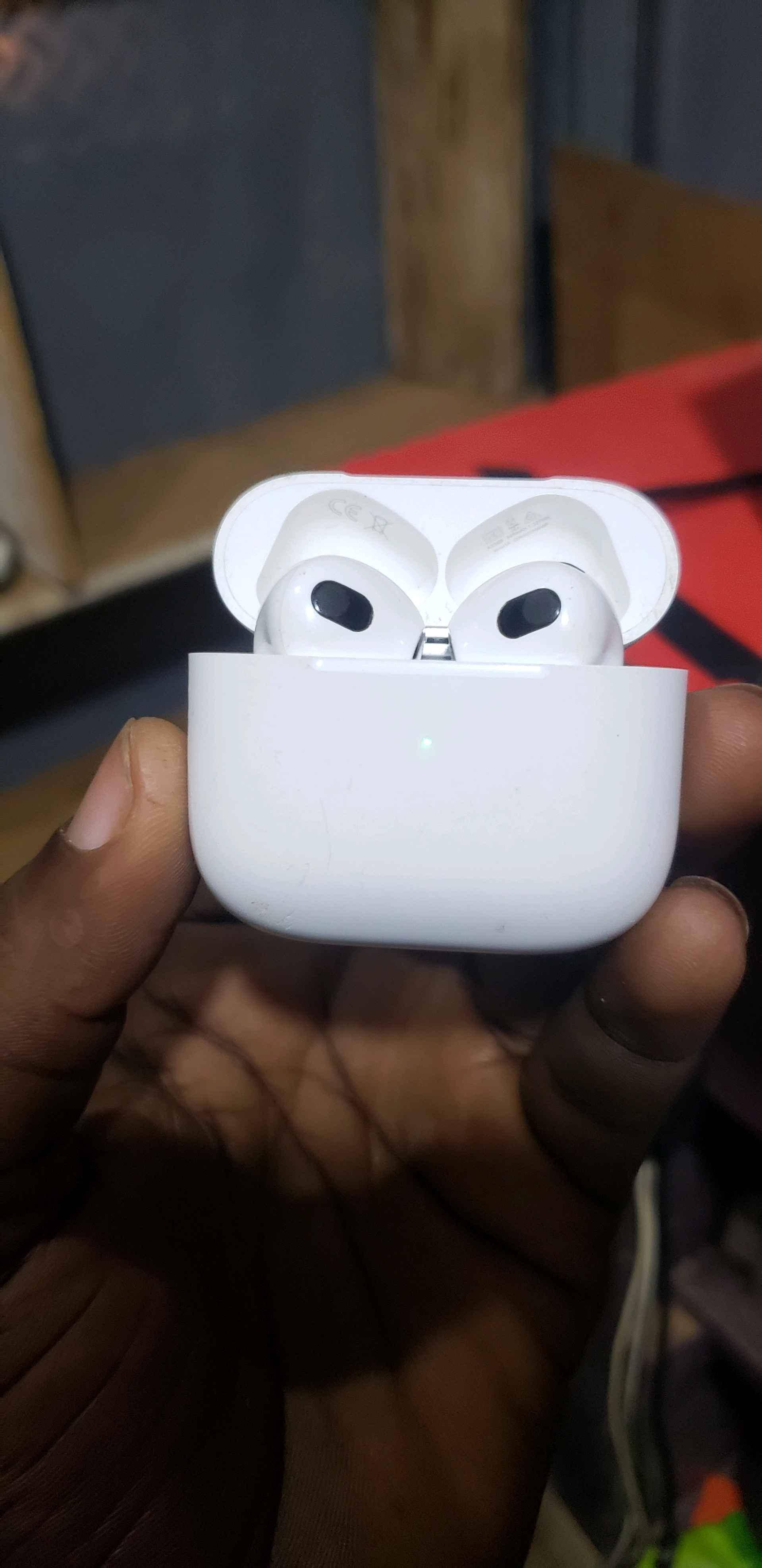 apple airpods original for sale in Kampala - Yilick