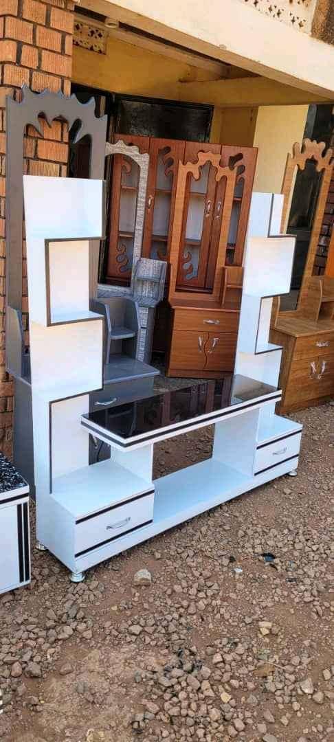 television stand  for sale in Kampala - Yilick