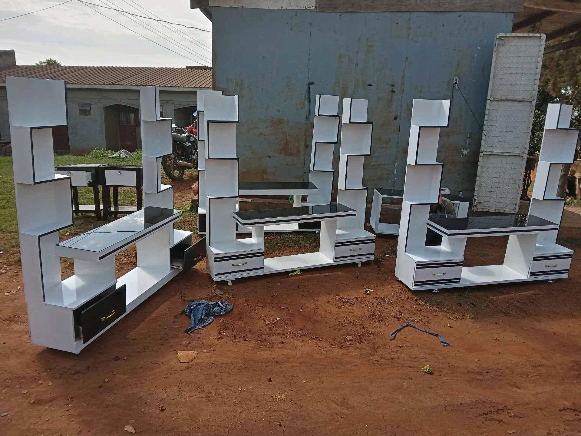 TV stand/tv stand/tv stand white and black for sale in Kampala - Yilick