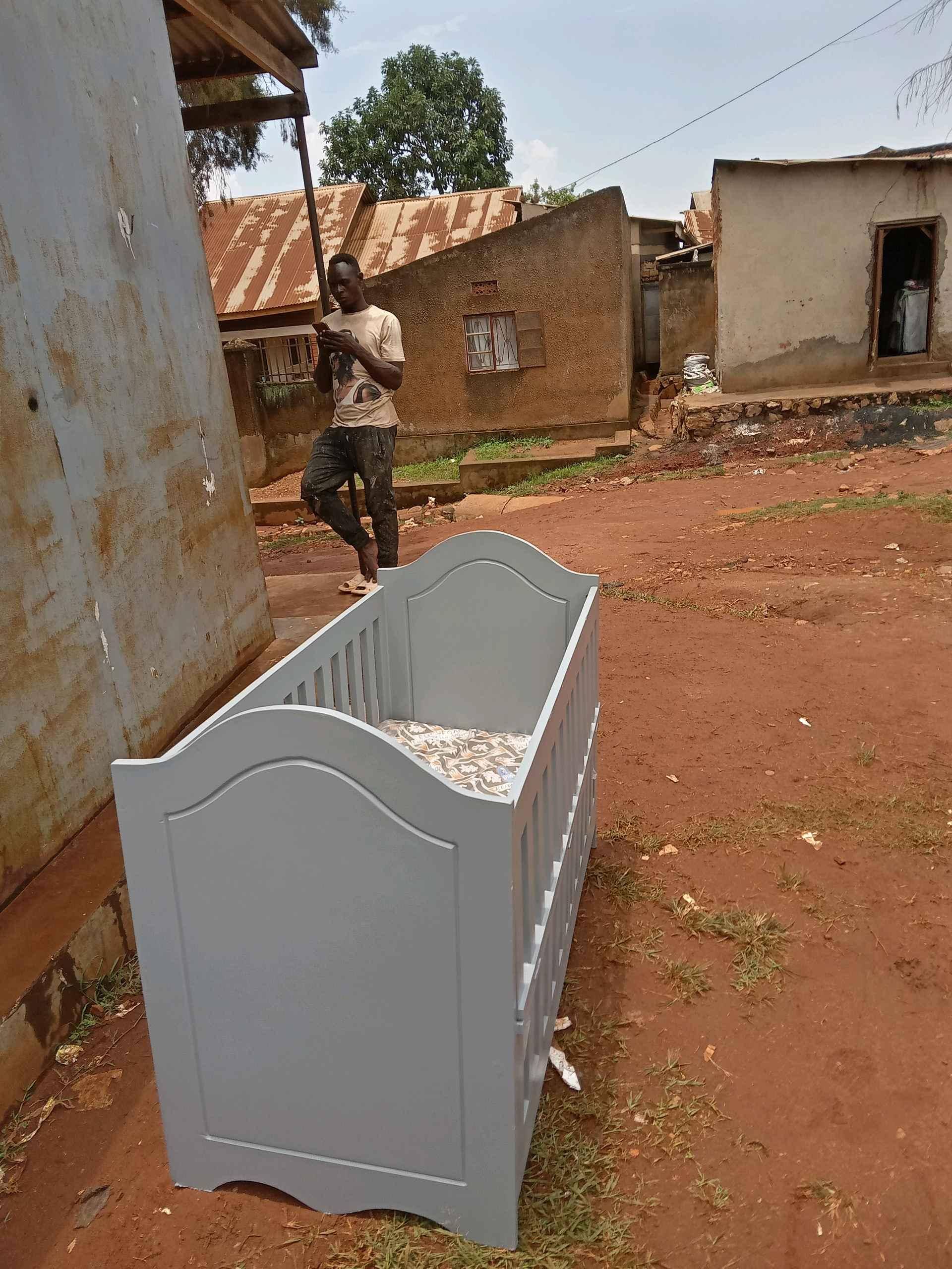 Baby coach bed 2*4 for sale in Kampala - Yilick