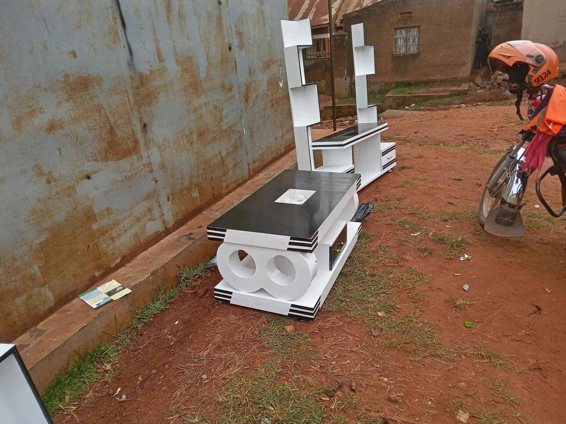 center table/center table for sale in Kampala - Yilick