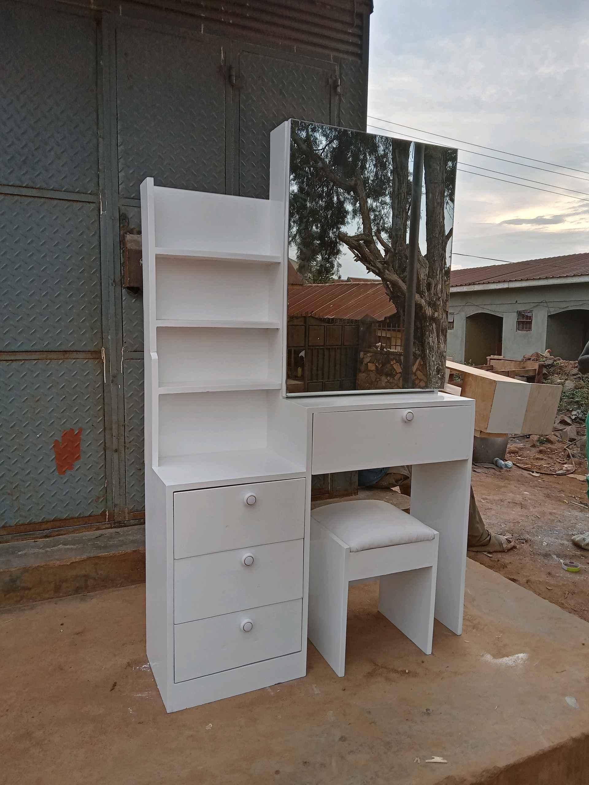 dresser/ dresser white color for sale in Kampala - Yilick