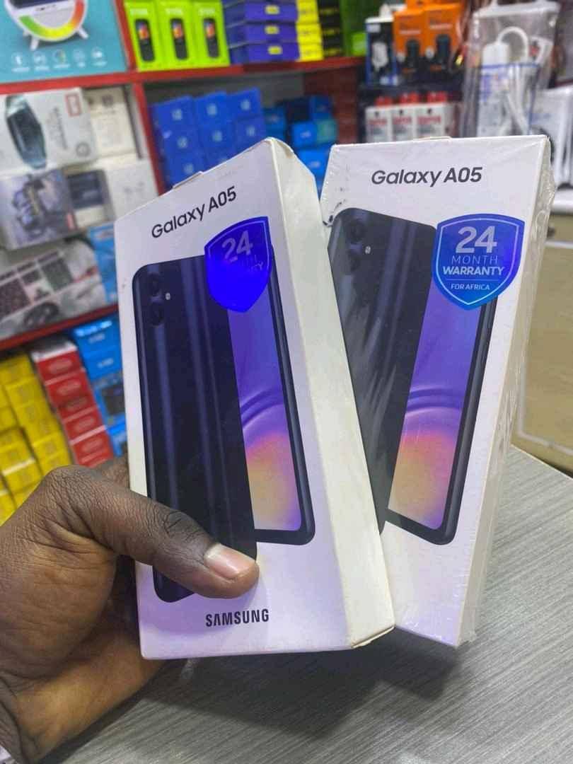 all types of phones for sale in Kampala - Yilick
