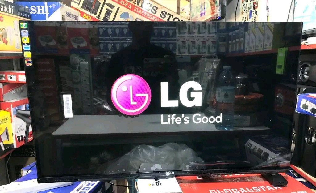 32 inch TVs Frameless for sale in Kampala - Yilick